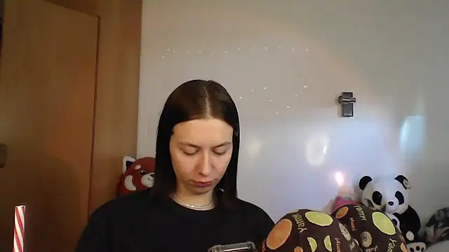 JuicyErika online show from 04/23/26, 05:48