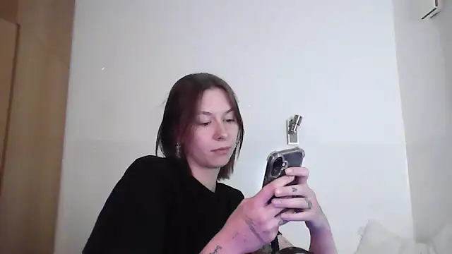 JuicyErika online show from 05/01/26, 11:20