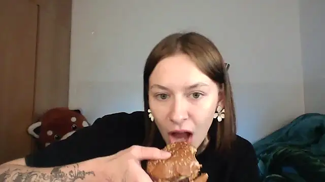 JuicyErika online show from 05/03/26, 10:05