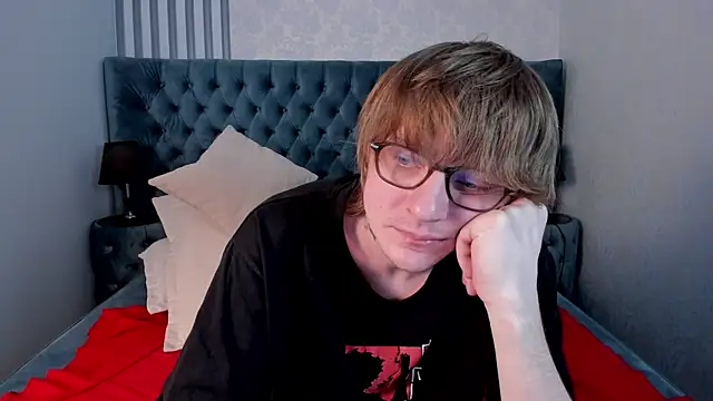 TaylerBev online show from 04/23/26, 07:09