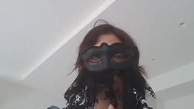 Snapshot of HelenTiAscolta chatting on 04/28/26, 01:38 HelenTiAscolta online show from 04/28/26, 01:38