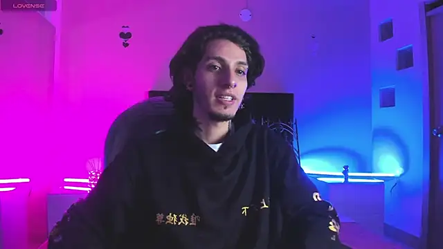 Vergil Noir  online show from 04/22/26, 05:32