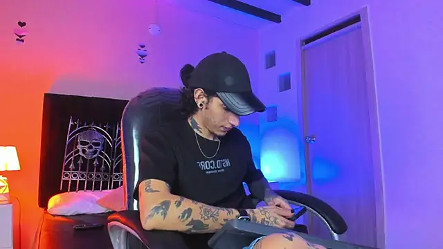 Vergil Noir  online show from 05/09/26, 04:28