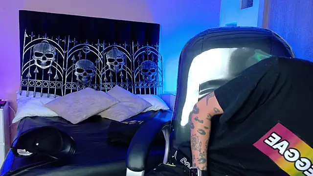 Vergil Noir  online show from 06/05/26, 04:19