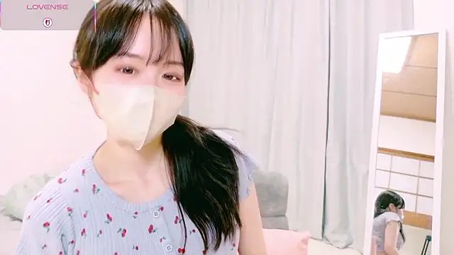 mayu chan  online show from 05/25/26, 12:00