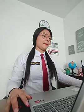 Queen linda1 online show from 05/11/26, 02:45