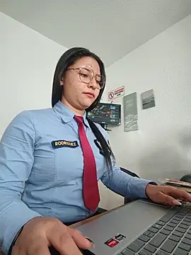 Snapshot of Queen_linda1 chatting on 06/24/26, 12:26 Queen linda1 online show from 06/24/26, 12:26