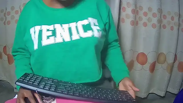 BusttyBoobs19 online show from 05/22/26, 08:14