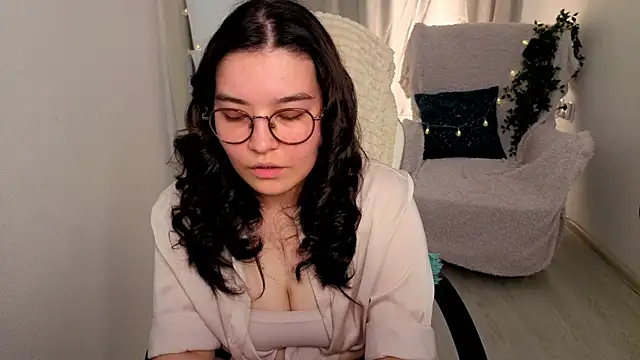 MomoRins online show from 06/04/26, 10:05