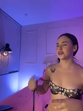 Doll Sofia  online show from 05/06/26, 03:46