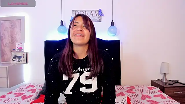 lizz cherry  online show from 05/20/26, 09:10