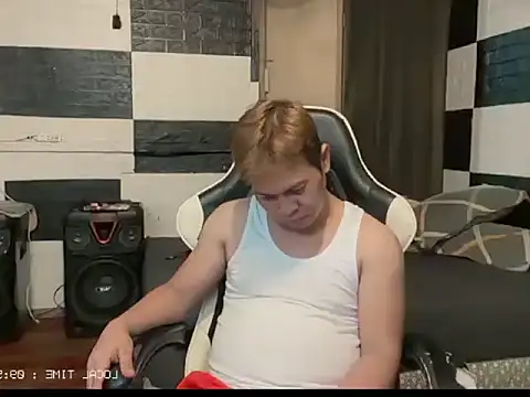 FuckMeeGUYS online show from 06/16/26, 01:58