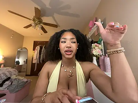 Snapshot of blair_vexxx chatting on 05/10/26, 01:44 blair vexxx online show from 05/10/26, 01:44