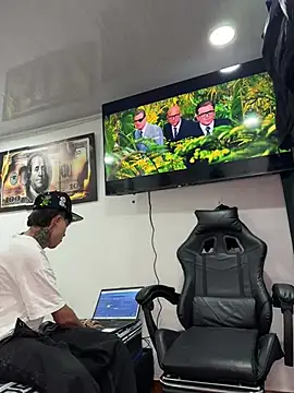 Jackdaniel001  online show from 05/28/26, 02:53