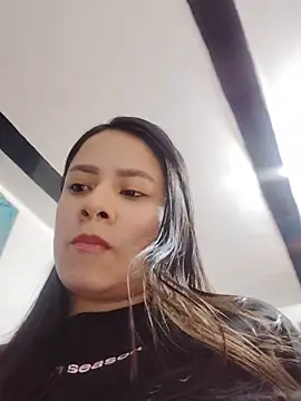 Nicol Alvarez1 online show from 06/10/26, 10:08