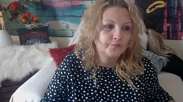 Divineblond online show from 03/12/25, 08:19