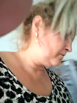 Divineblond online show from 10/08/25, 11:41