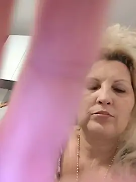 Divineblond online show from 02/08/26, 08:01