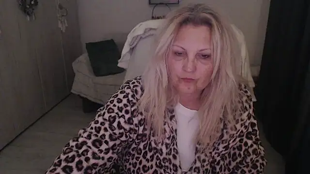 Divineblond online show from 04/09/26, 11:43