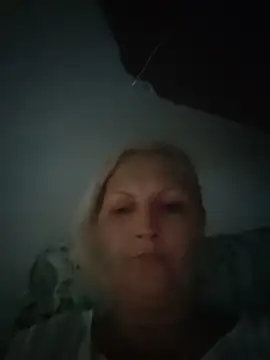 Snapshot of Divineblond chatting on 07/11/26, 07:38 Divineblond online show from 07/11/26, 07:38
