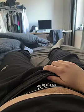 alwayshorny21 online show from 04/22/26, 10:28