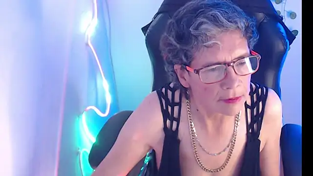 Snapshot of selena_ferreira chatting on 05/11/26, 02:45 selena ferreira online show from 05/11/26, 02:45