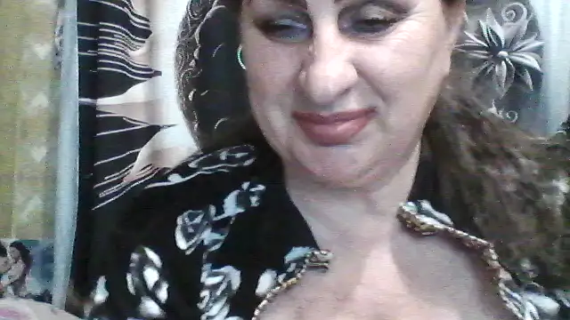 LoaqLovew online show from 05/17/26, 06:55