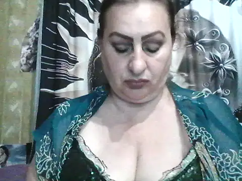 LoaqLovew online show from 06/17/26, 09:12