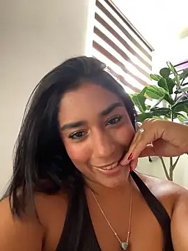Snapshot of SaryJonex chatting on 05/21/26, 02:57 SaryJonex online show from 05/21/26, 02:57