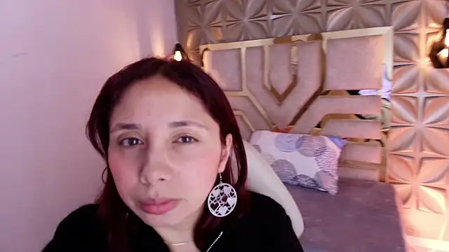Snapshot of stephaniesun_ chatting on 05/18/26, 01:06 stephaniesun online show from 05/18/26, 01:06