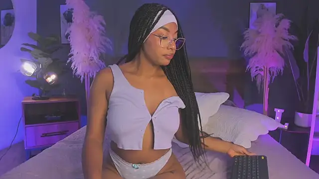 Lynncute online show from 06/25/26, 04:12