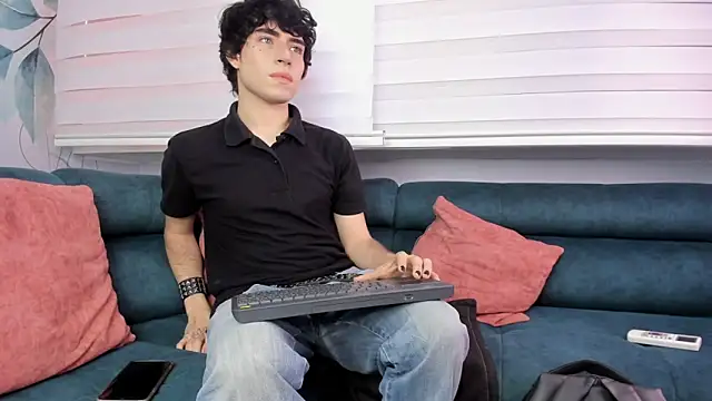 DemonFoxx online show from 04/27/26, 01:42