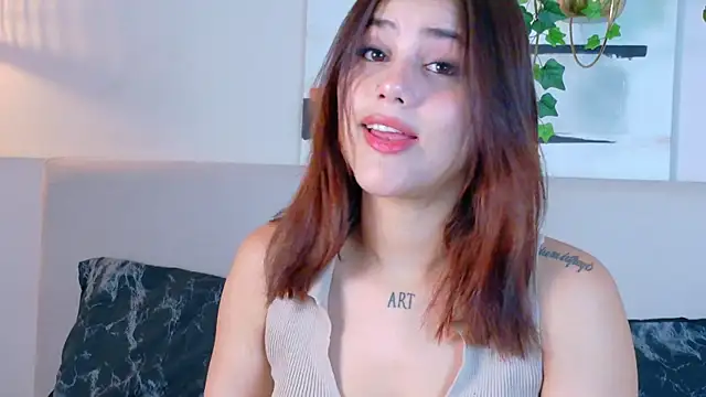 CuteWofy  online show from 06/03/26, 11:46