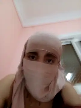 fatiflour99 online show from 04/23/26, 04:53