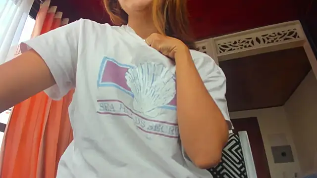 sofivillalobos2 online show from 05/04/26, 01:51