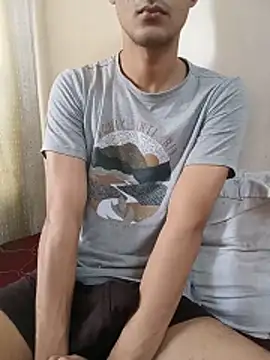 Snapshot of skinny_raj chatting on 06/14/26, 12:29 skinny raj online show from 06/14/26, 12:29