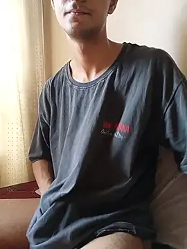 Snapshot of skinny_raj chatting on 06/18/26, 08:36 skinny raj online show from 06/18/26, 08:36