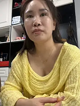 xiaoyan-888 online show from 04/23/26, 03:03