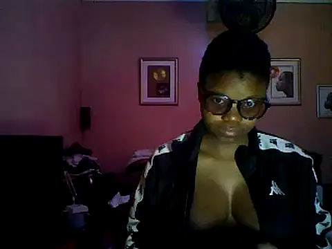 Snapshot of Hotboobs27 chatting on 06/18/26, 08:14 Hotboobs27 online show from 06/18/26, 08:14