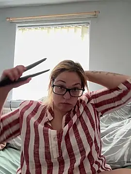 SecretRavenXO online show from 05/20/26, 02:23