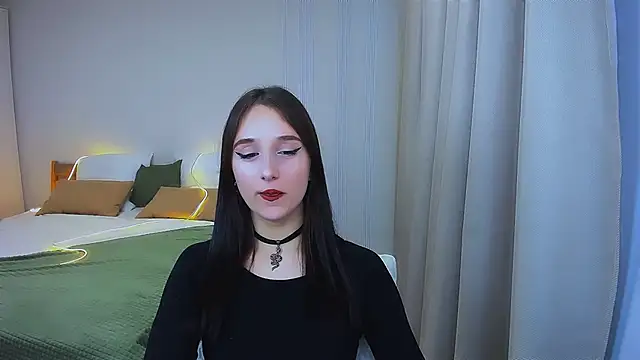 JulietteMonli online show from 06/18/26, 11:25