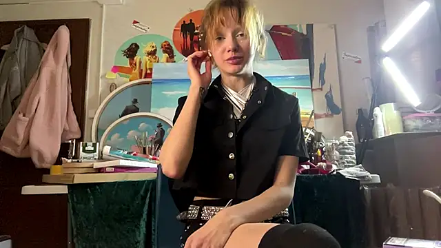 Snapshot of sarawhisperr chatting on 04/25/26, 07:22 sarawhisperr online show from 04/25/26, 07:22