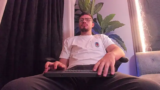 chris gold  online show from 04/23/26, 08:11