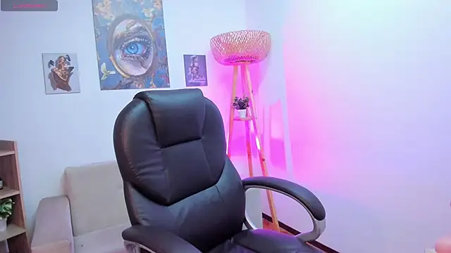 NaomiSaenz  online show from 05/15/26, 10:50