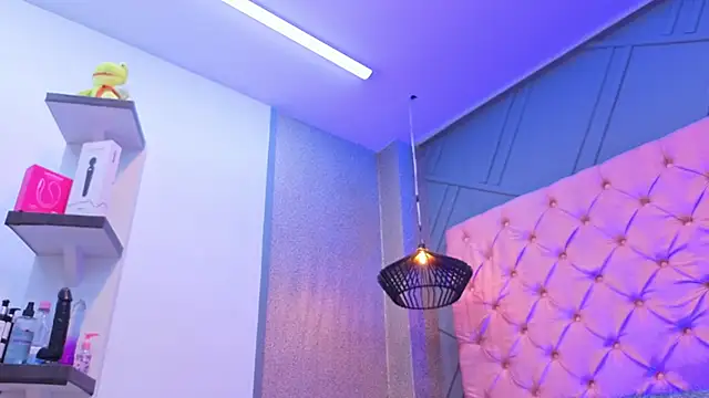 Mia-hot- online show from 05/28/26, 01:52