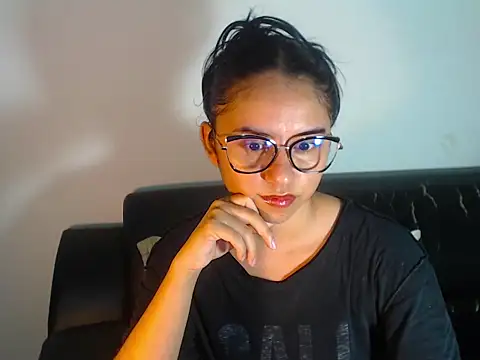 Snapshot of BellaLuxxs chatting on 05/30/26, 10:51 BellaLuxxs online show from 05/30/26, 10:51