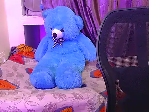 hot-saanvi online show from 06/28/26, 05:13