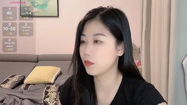 Snapshot of F-Yuwei chatting on 05/26/26, 03:19 F-Yuwei online show from 05/26/26, 03:19