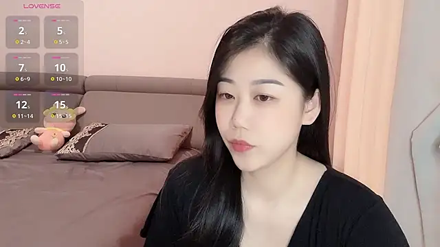 Snapshot of F-Yuwei chatting on 06/08/26, 07:53 F-Yuwei online show from 06/08/26, 07:53