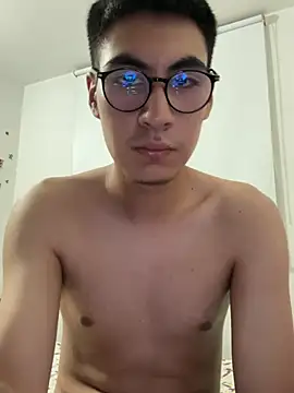Aaron0305 online show from 07/06/26, 04:42